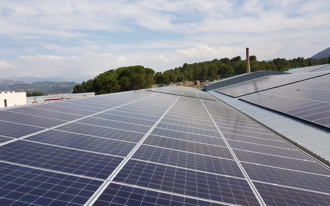 Instalación fotovoltaica Hilados Benisaidó