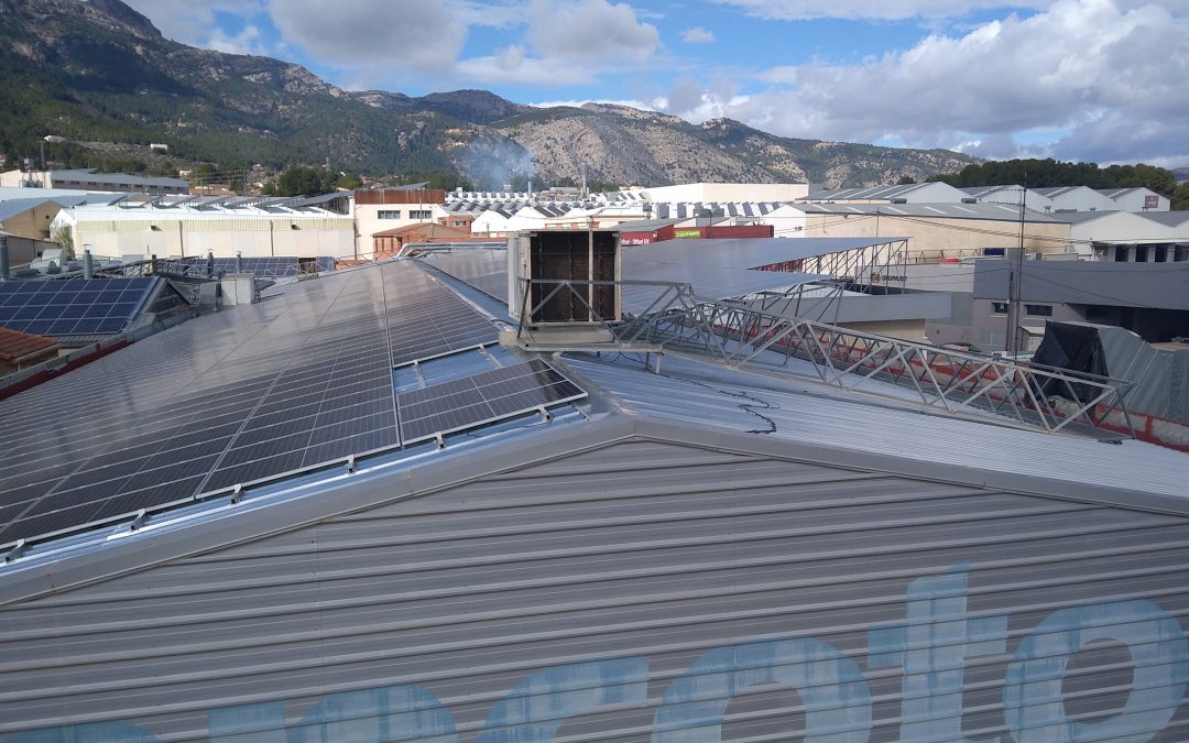 Energía fotovoltaica para conseguir el certificado de 0 emisiones