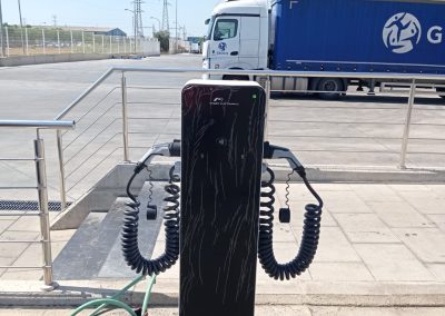 Cargador para vehículos eléctricos en Grupo AZA